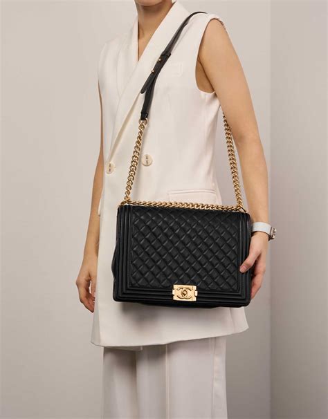 chanel boy bag muse